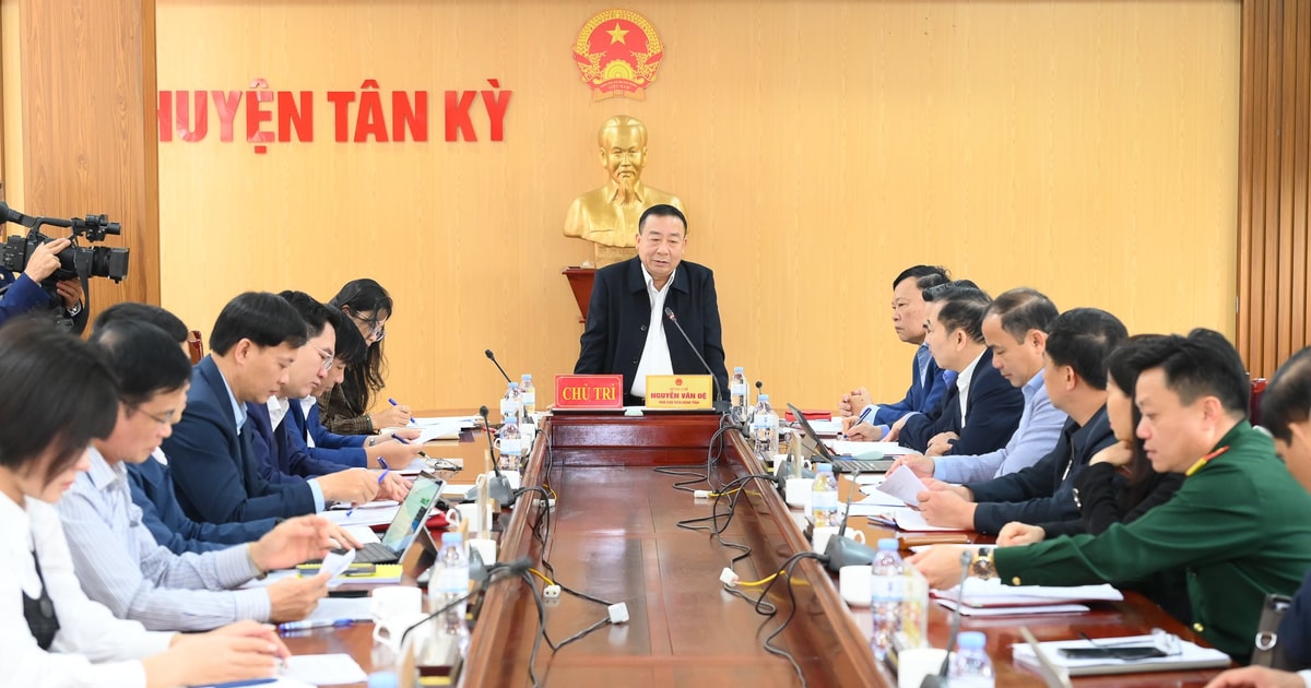 Phó Chủ tịch UBND tỉnh Nguyễn Văn Đệ làm việc với huyện Tân Kỳ về sắp xếp đơn vị hành chính