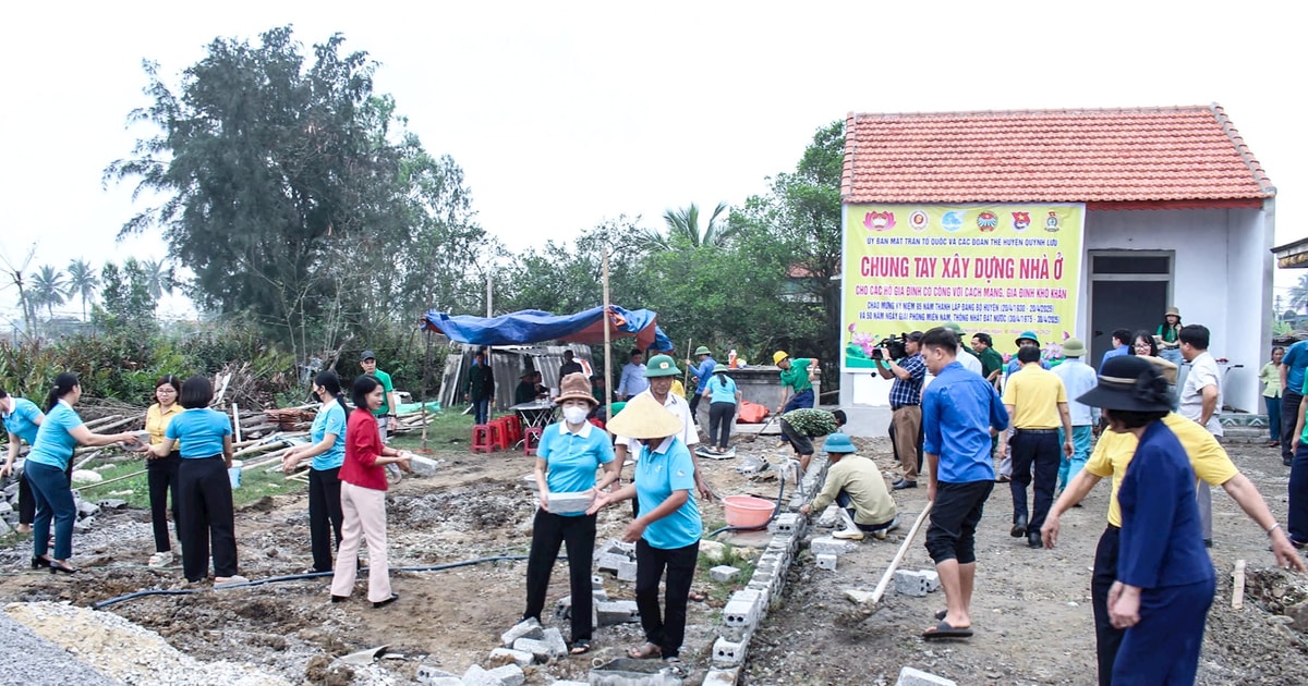 Nghệ An: Gấp rút 'chiến dịch" 90, 120 ngày đêm xây sửa nhà cho người nghèo