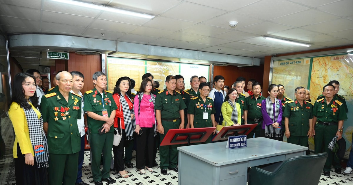 Đoàn đại biểu tỉnh Nghệ An thăm các di tích cách mạng ở TP. Hồ Chí Minh