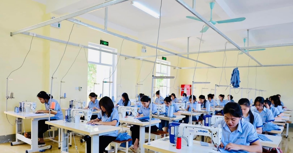 Infographic: 2 đối tượng được rút Bảo hiểm xã hội 1 lần từ tháng 7/2025