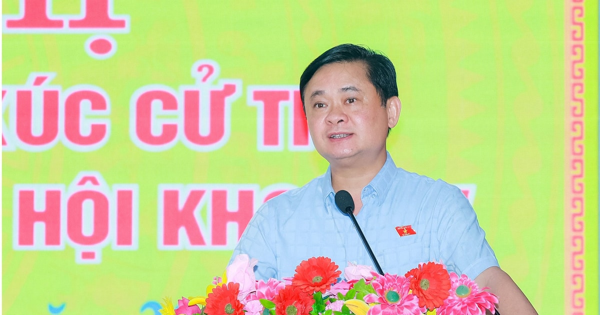 Phó Trưởng ban Thường trực Ban Chính sách, Chiến lược Trung ương Thái Thanh Quý tiếp xúc cử tri huyện Thanh Chương.