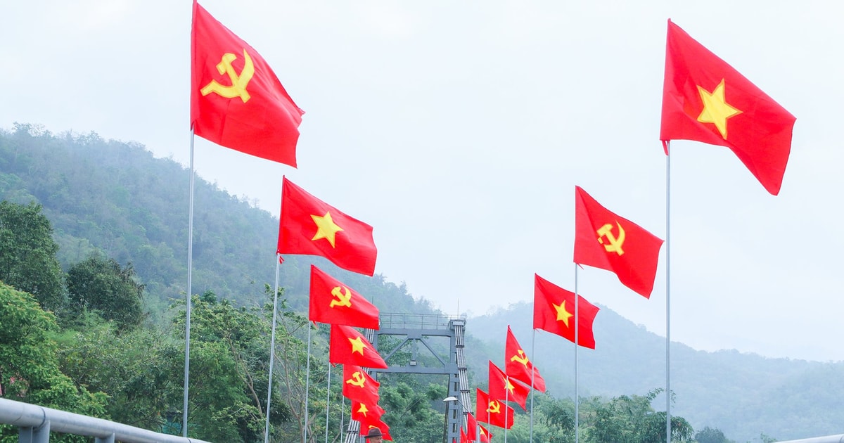 Bản làng vùng cao Nghệ An rực rỡ cờ hoa mừng ngày đất nước thống nhất