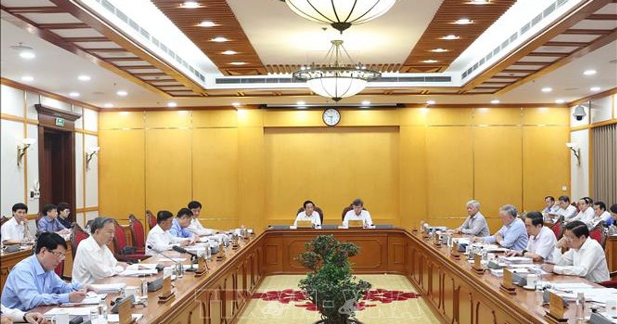 Bộ Chính trị, Ban Bí thư họp triển khai thực hiện sắp xếp tổ chức bộ máy của hệ thống chính trị