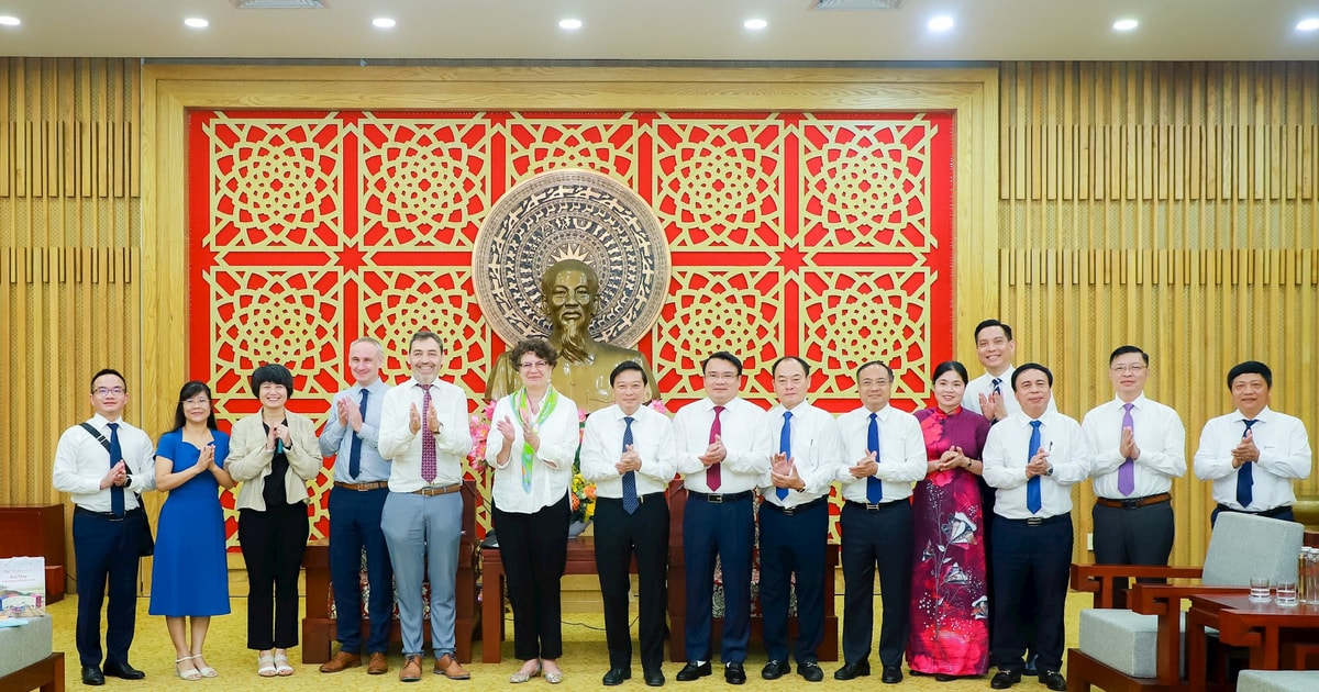 Chủ tịch UBND tỉnh Nghệ An Lê Hồng Vinh tiếp Đại sứ CHLB Đức tại Việt Nam