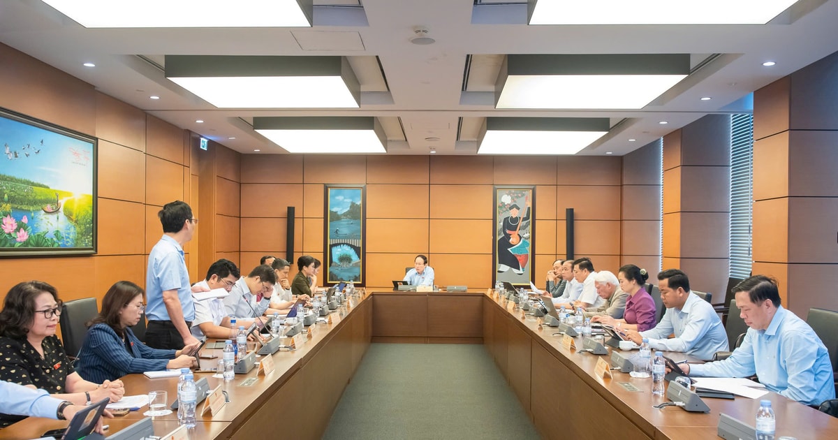 Đại biểu Quốc hội Đoàn Nghệ An thảo luận sửa đổi, bổ sung các dự án luật