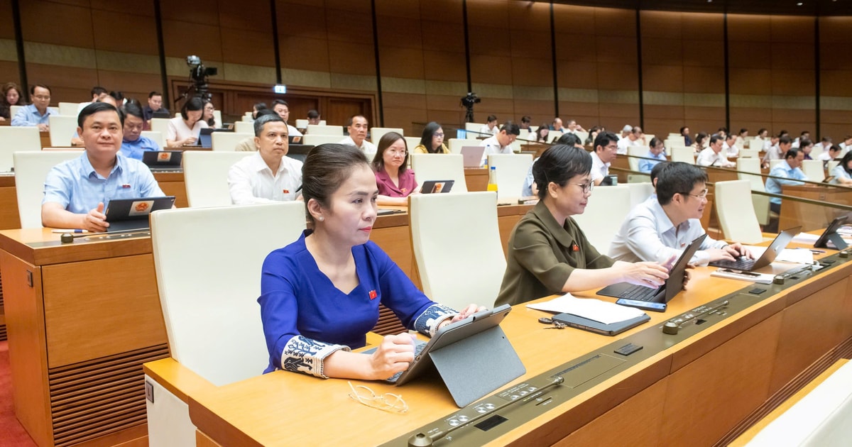 Quốc hội nghe trình bày Tờ trình về sửa đổi, bổ sung một số điều của Luật Tổ chức Tòa án nhân dân