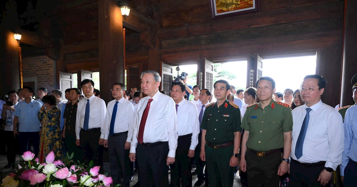 Tổng Bí thư Tô Lâm dâng hương tưởng niệm Chủ tịch Hồ Chí Minh tại Khu Di tích Kim Liên