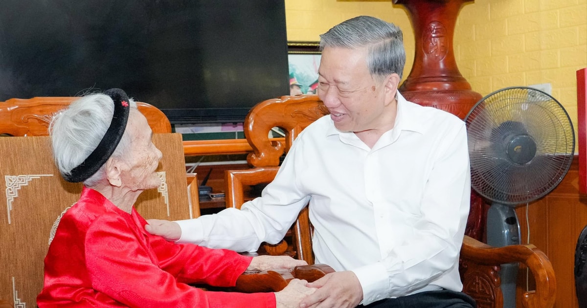 Tổng Bí thư Tô Lâm thăm, tặng quà Mẹ Việt Nam Anh hùng tại Nghệ An