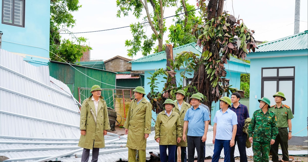 Phó Bí thư Thường trực Tỉnh ủy Nghệ An Hoàng Nghĩa Hiếu kiểm tra, chỉ đạo công tác khắc phục hậu quả bão số 5