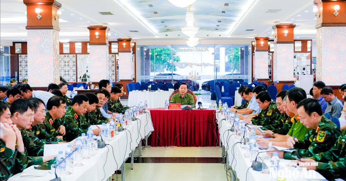 Phó Thủ tướng Trần Hồng Hà chủ trì họp đánh giá thiệt hại, khắc phục sau bão, ứng phó hoàn lưu bão số 5