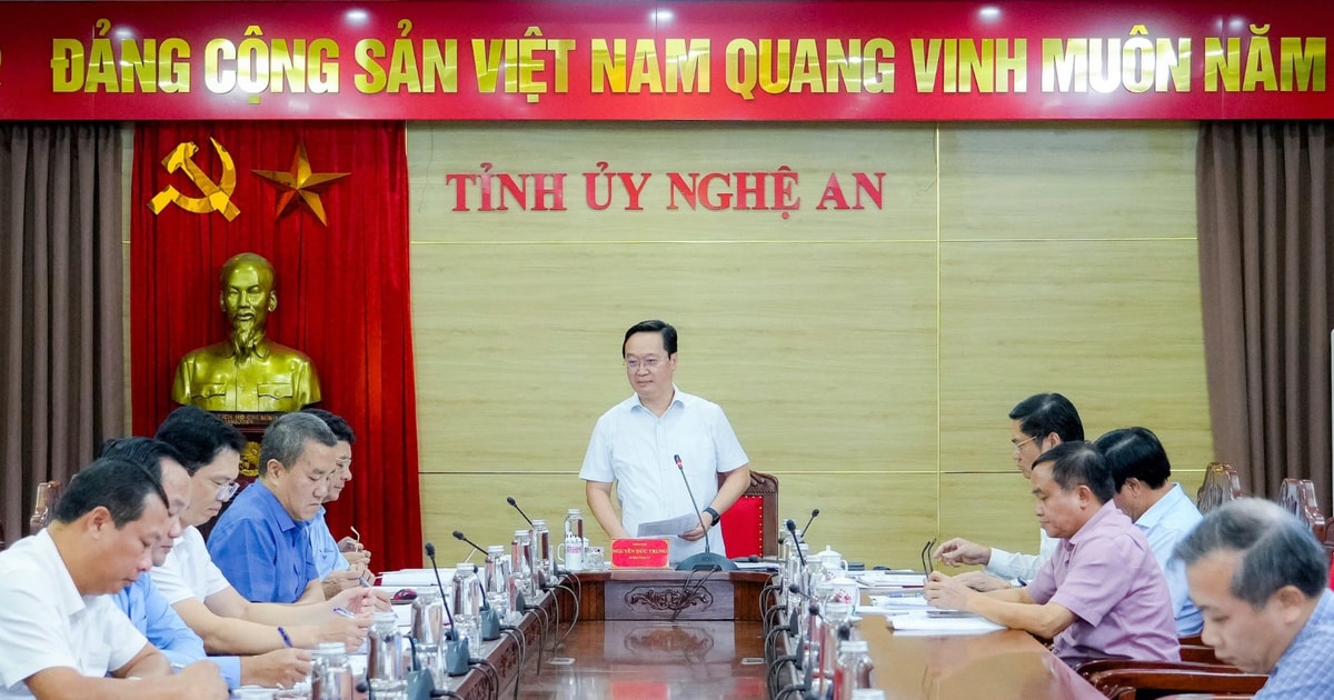 Bí thư Tỉnh ủy Nguyễn Đức Trung đề nghị tập trung khắc phục nhanh hậu quả do bão số 5 gây ra