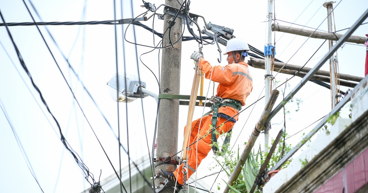 Giám đốc Công ty Điện lực Nghệ An: Dự kiến cuối chiều nay (27/8) sẽ khôi phục lại toàn bộ điện lưới ở các phường khu vực TP Vinh cũ