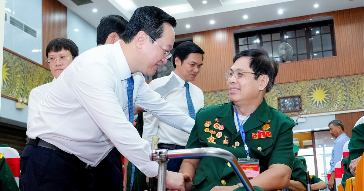 Lãnh đạo tỉnh Nghệ An gặp mặt, tri ân người có công với cách mạng, gia đình chính sách tiêu biểu