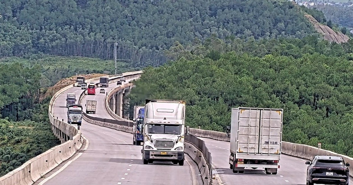 Đi ô tô dưới tốc độ tối thiểu cho phép trên cao tốc bị phạt bao nhiêu theo Nghị định 168