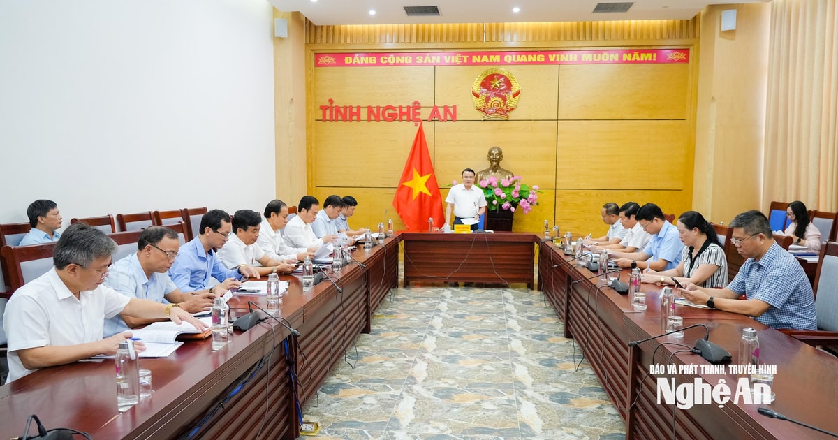 Tỉnh Nghệ An họp bàn sửa đổi, bổ sung Quy chế, đánh giá, xếp loại thi đua khen thưởng khi thực hiện chính quyền 2 cấp