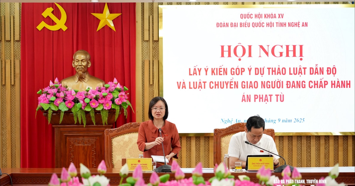 Đoàn đại biểu Quốc hội tỉnh Nghệ An lấy ý kiến góp ý Dự thảo Luật Dẫn độ và Luật Chuyển giao người đang chấp hành án phạt tù