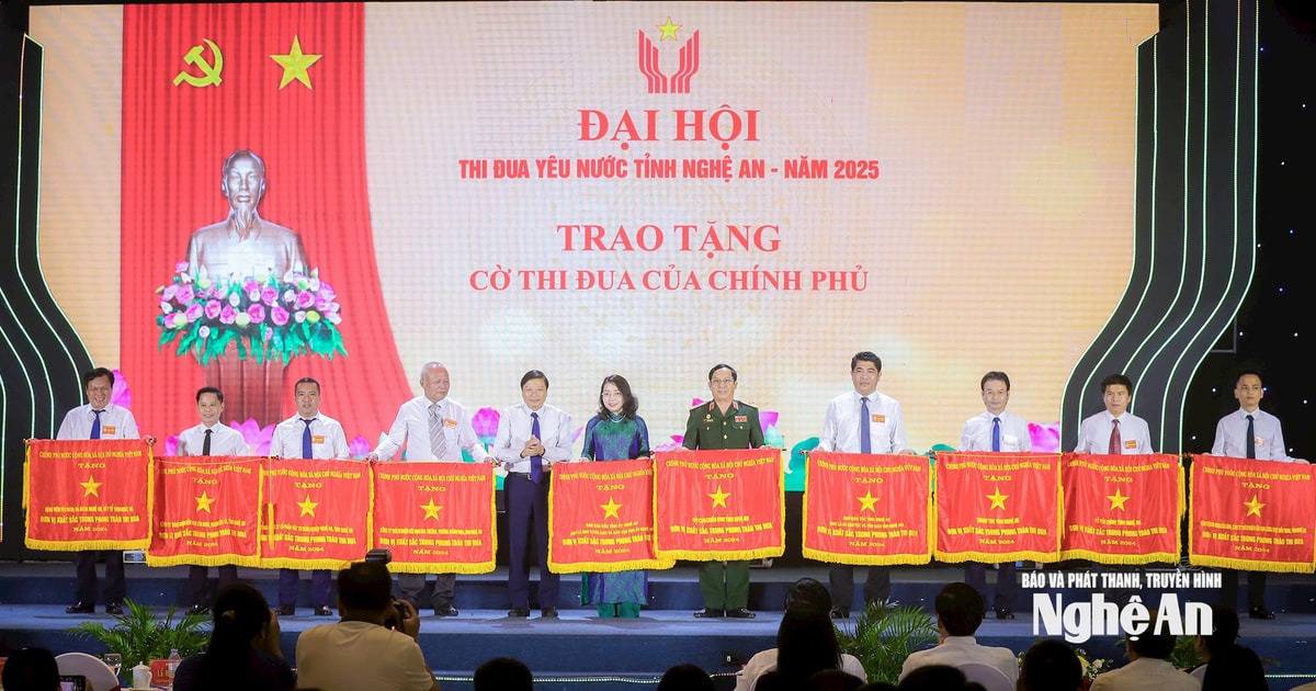 Nghệ An tôn vinh, giao lưu các điển hình thi đua yêu nước