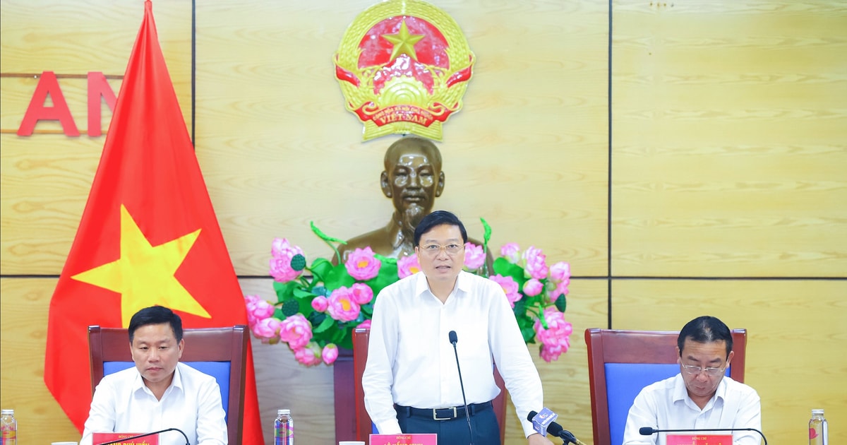 Chủ tịch UBND tỉnh Nghệ An chủ trì họp trực tuyến toàn tỉnh, thúc đẩy giải ngân vốn đầu tư công