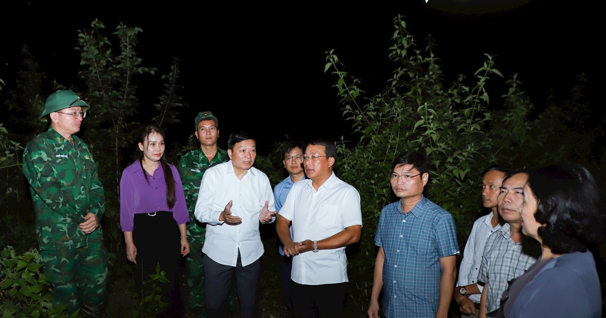 Chủ tịch UBND tỉnh Nghệ An khảo sát địa điểm xây dựng tái định cư cho người dân ở xã biên giới Mường Típ