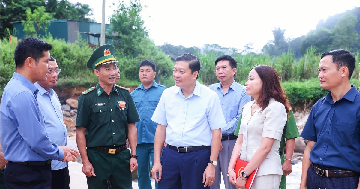 Chủ tịch tỉnh Nghệ An kiểm tra khắc phục sau bão, khảo sát địa điểm tái định cư cho người dân các xã Na Loi, Keng Đu