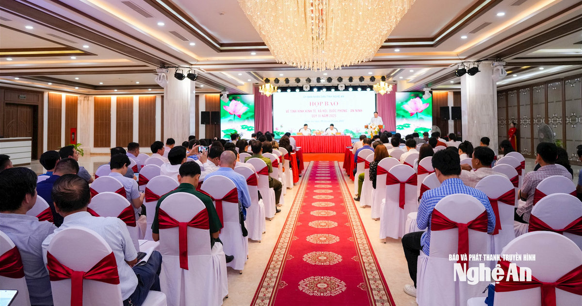 Nghệ An họp báo thông tin tình hình kinh tế - xã hội quý III năm 2025