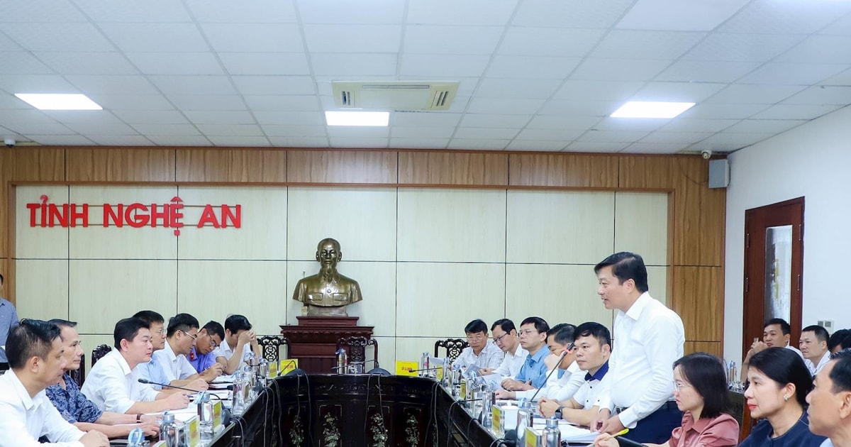 Chủ tịch UBND tỉnh Nghệ An Lê Hồng Vinh tiếp công dân phiên định kỳ tháng 10/2025