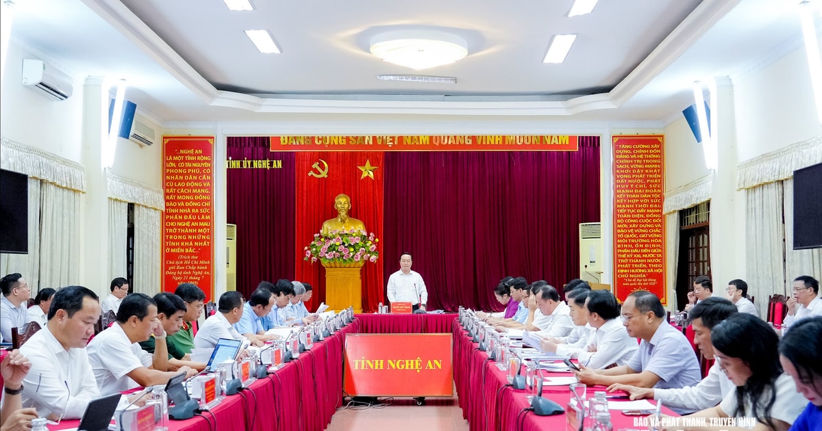 Ban Thường vụ Tỉnh ủy Nghệ An khoá XX họp phiên thường kỳ tháng 9