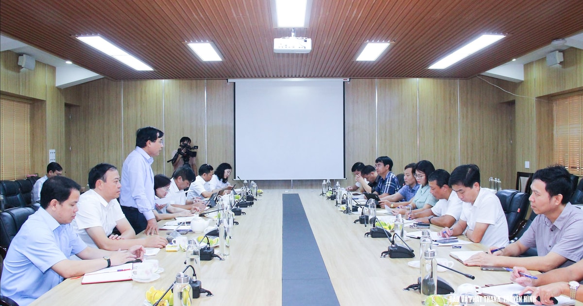 Thường trực HĐND tỉnh làm việc với Sở Xây dựng về giải quyết kiến nghị cử tri