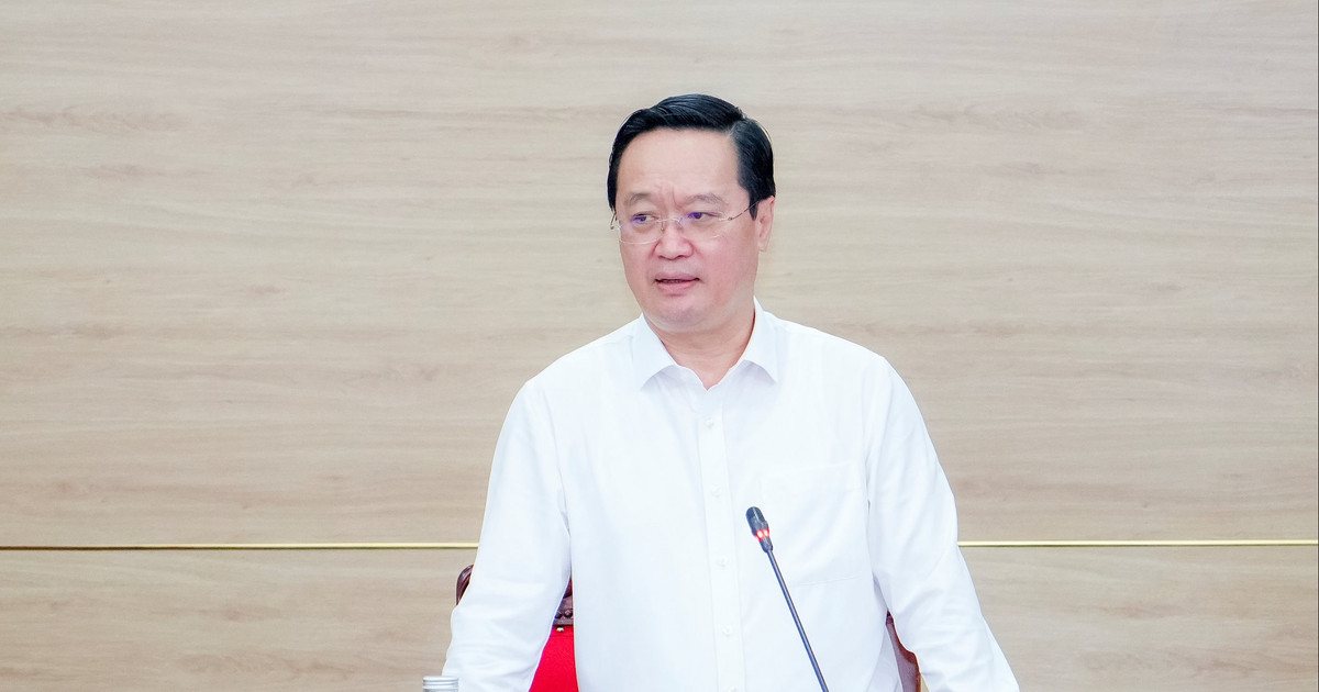Bí thư Tỉnh ủy Nguyễn Đức Trung chủ trì cuộc họp Thường trực Tỉnh ủy