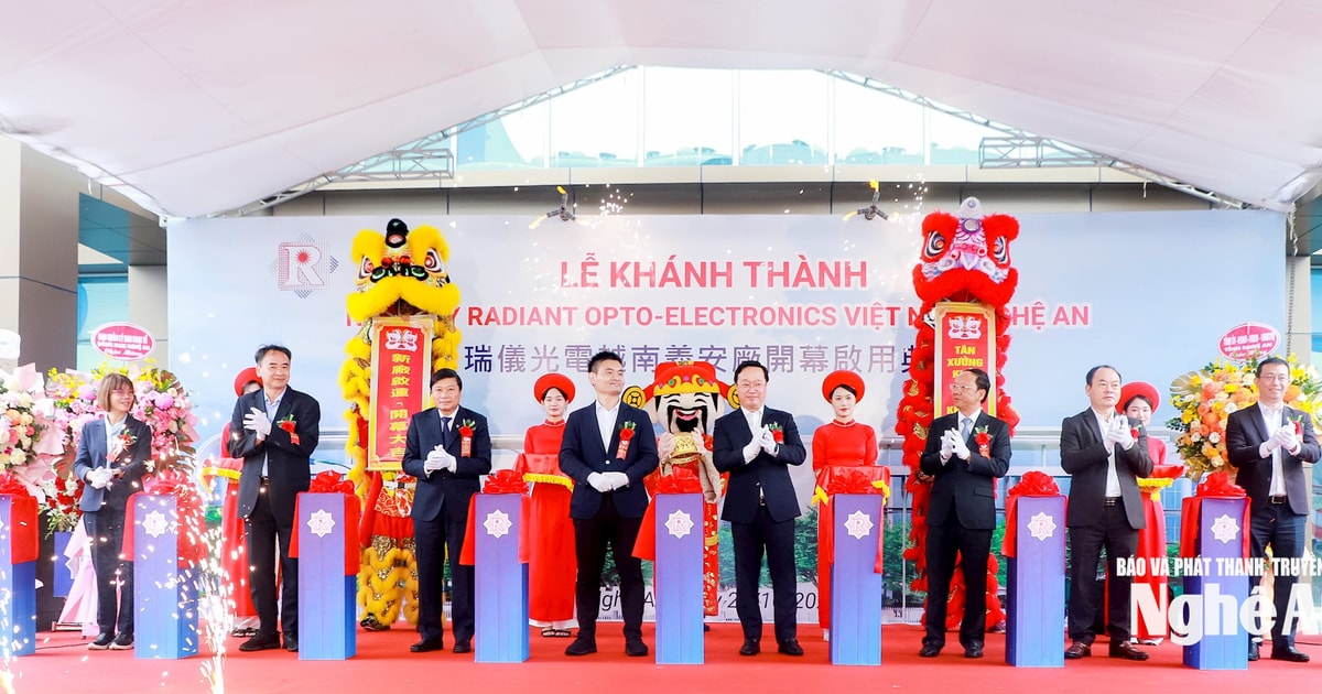 Khánh thành nhà máy sản xuất linh kiện điện tử quang học cao cấp tại KCN VSIP Nghệ An