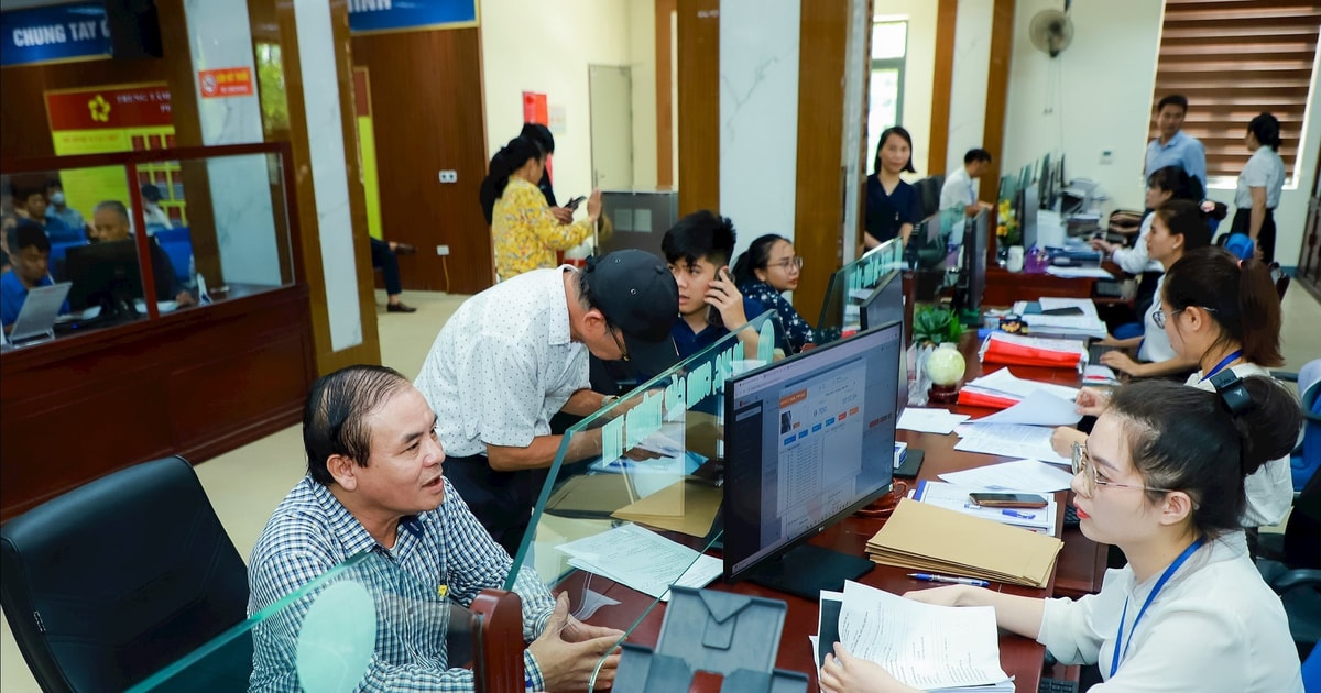 Cán bộ yêu cầu người dân nộp thêm giấy tờ đã có dữ liệu sẽ bị xử lý trách nhiệm