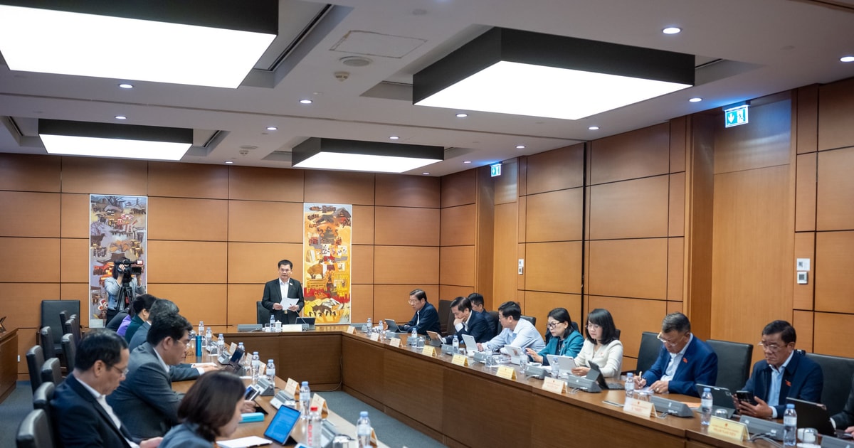 Đoàn đại biểu Quốc hội Nghệ An thảo luận tại Tổ về 3 dự án luật