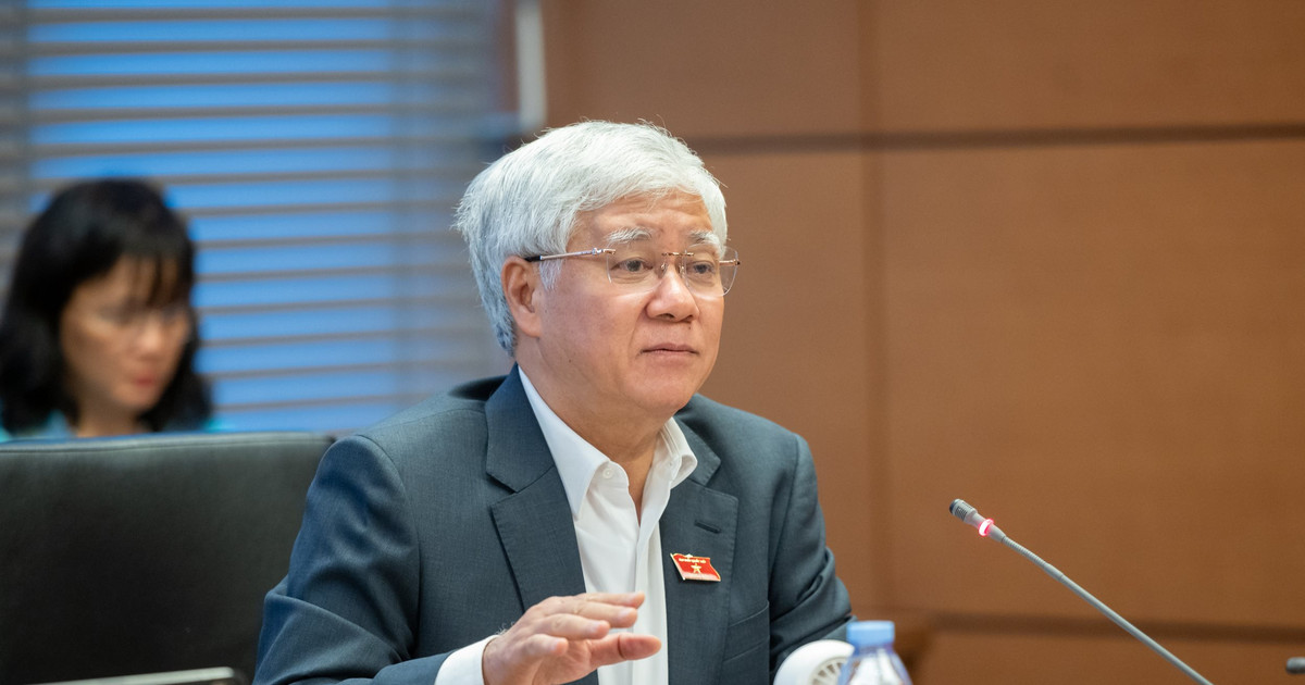 Đại biểu Quốc hội đoàn Nghệ An thảo luận Dự thảo Văn kiện trình Đại hội XIV của Đảng