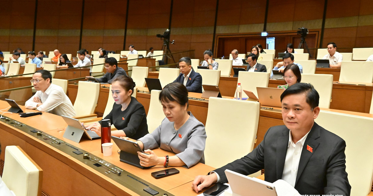 Quốc hội cho phép sử dụng nguồn tăng thu, tiết kiệm chi ngân sách để xây dựng trường nội trú liên cấp ở biên giới
