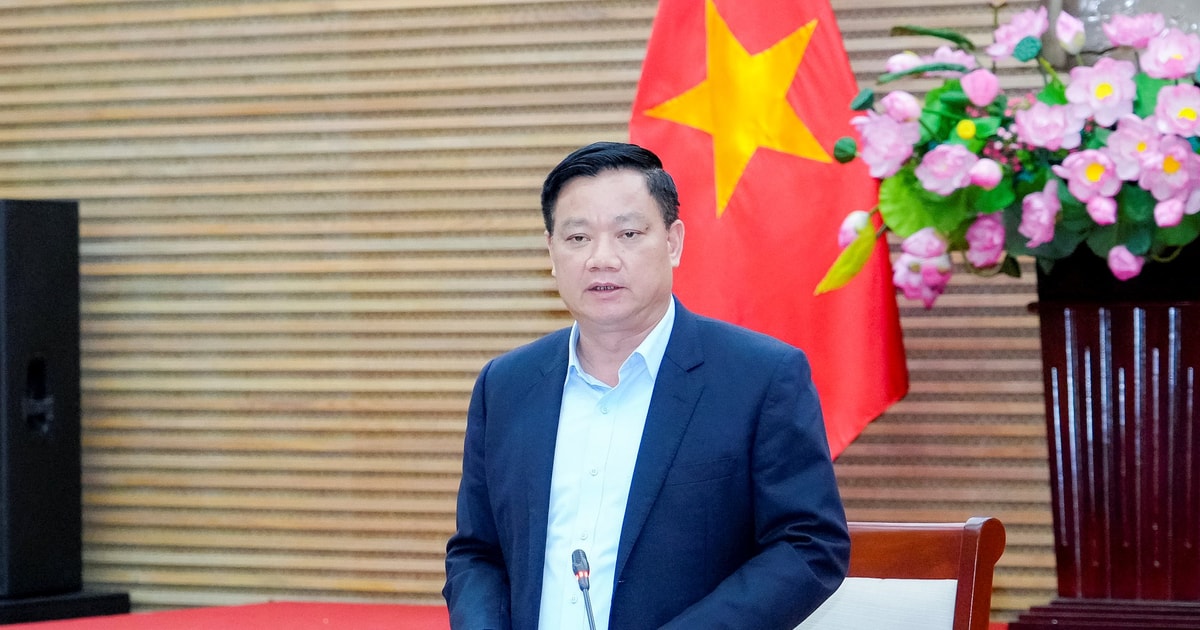 Bí thư Tỉnh ủy Nghệ An Nguyễn Khắc Thận làm việc với Ban Thường vụ Đảng ủy UBND tỉnh