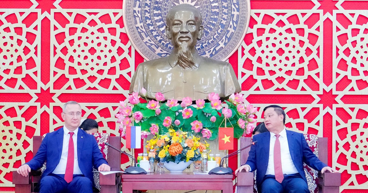 Bí thư Tỉnh ủy Nghệ An Nguyễn Khắc Thận tiếp Thống đốc tỉnh Kaluga, Liên bang Nga