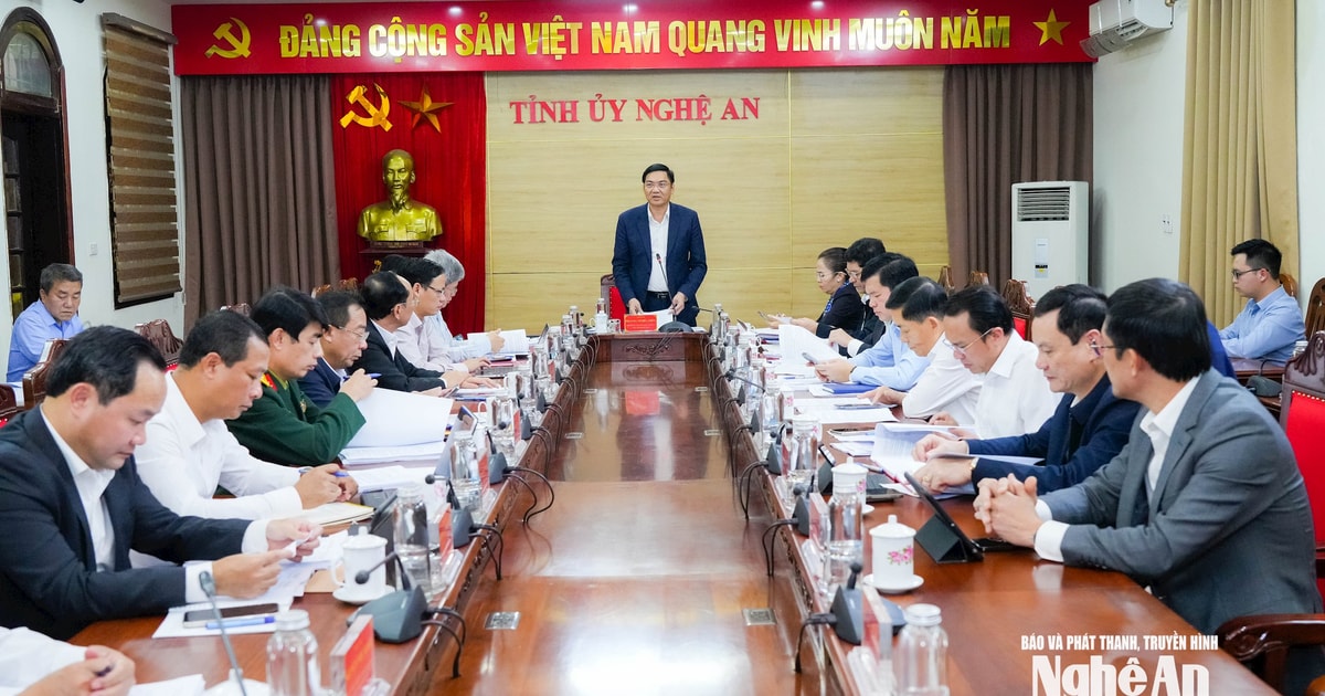 Ban Thường vụ Tỉnh ủy họp phiên thường kỳ tháng 11