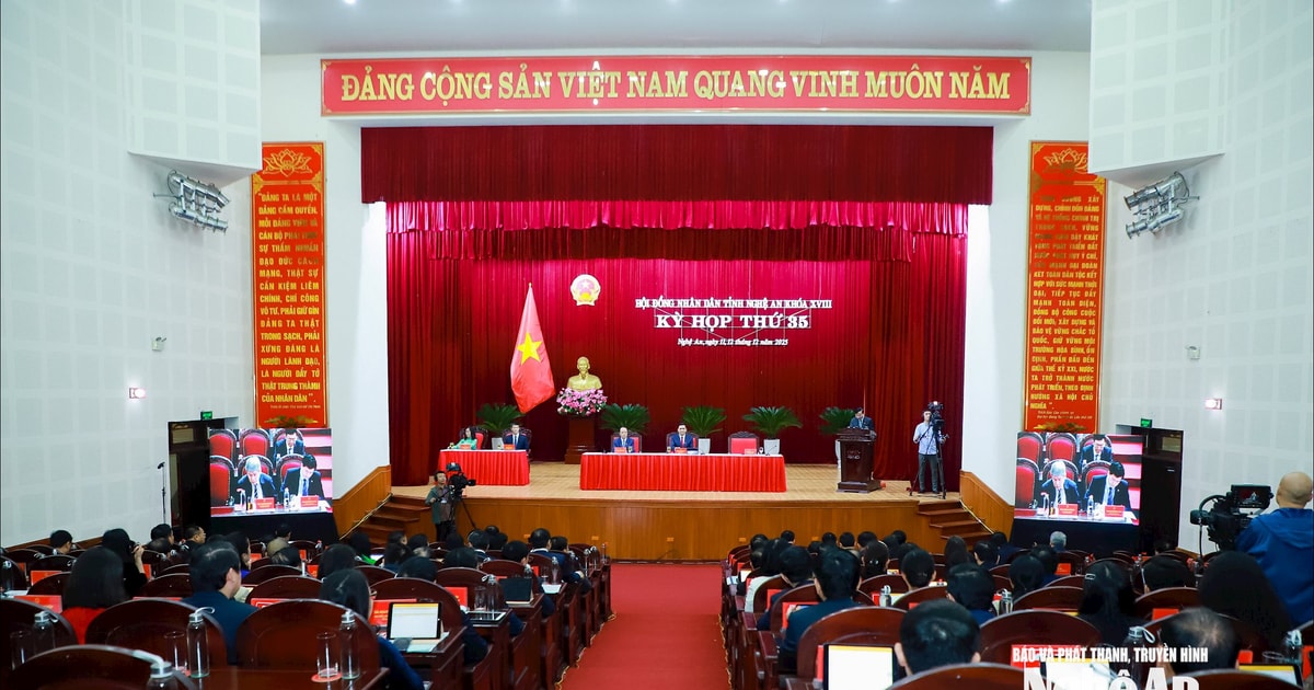 Sáng nay (11/12), khai mạc Kỳ họp thứ 35, HĐND tỉnh Nghệ An khóa XVIII, nhiệm kỳ 2021 - 2026