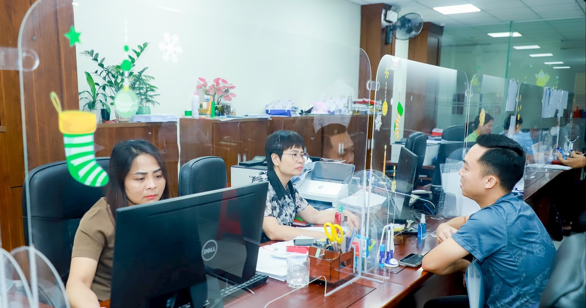 Từ 1/1/2026, công chức, viên chức làm việc tại Trung tâm Phục vụ hành chính công cấp xã ở Nghệ An được hỗ trợ 1,2 triệu đồng mỗi tháng