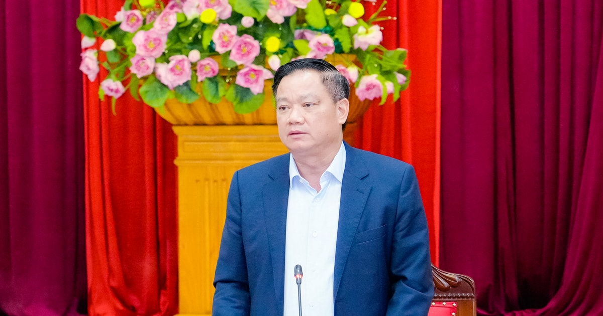 Bí thư Tỉnh ủy Nguyễn Khắc Thận chủ trì phiên họp Ban Thường vụ Tỉnh ủy Nghệ An