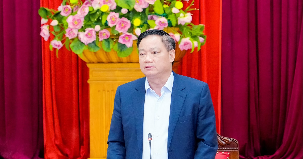 Bí thư Tỉnh ủy Nguyễn Khắc Thận chủ trì phiên họp Ban Thường vụ Tỉnh ủy Nghệ An
