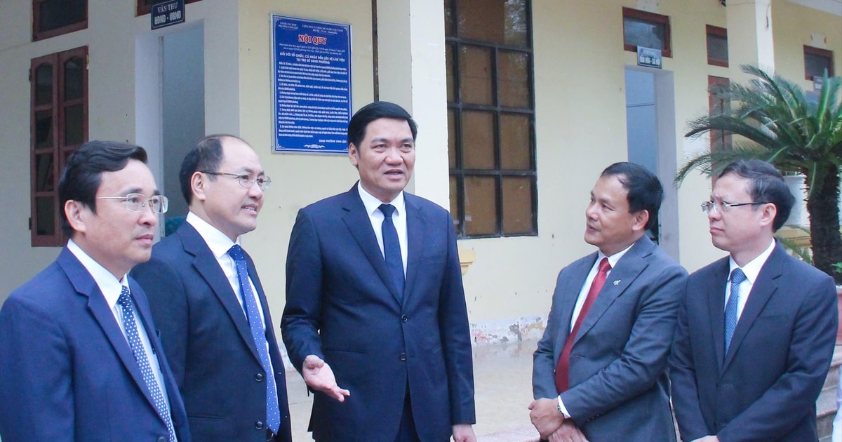 "Tự soi, tự sửa" để đổi mới phương thức lãnh đạo