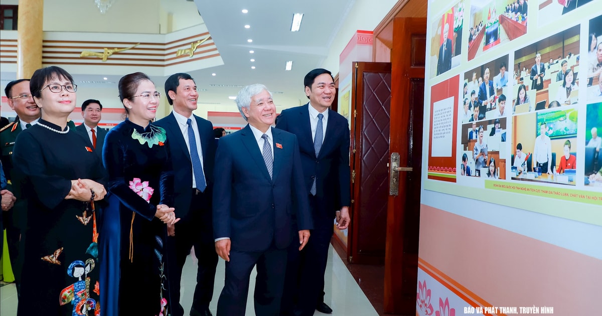 Gặp mặt kỷ niệm 80 năm Ngày Tổng tuyển cử đầu tiên bầu Quốc hội Việt Nam, tổng kết hoạt động Đoàn ĐBQH tỉnh Nghệ An khóa XV