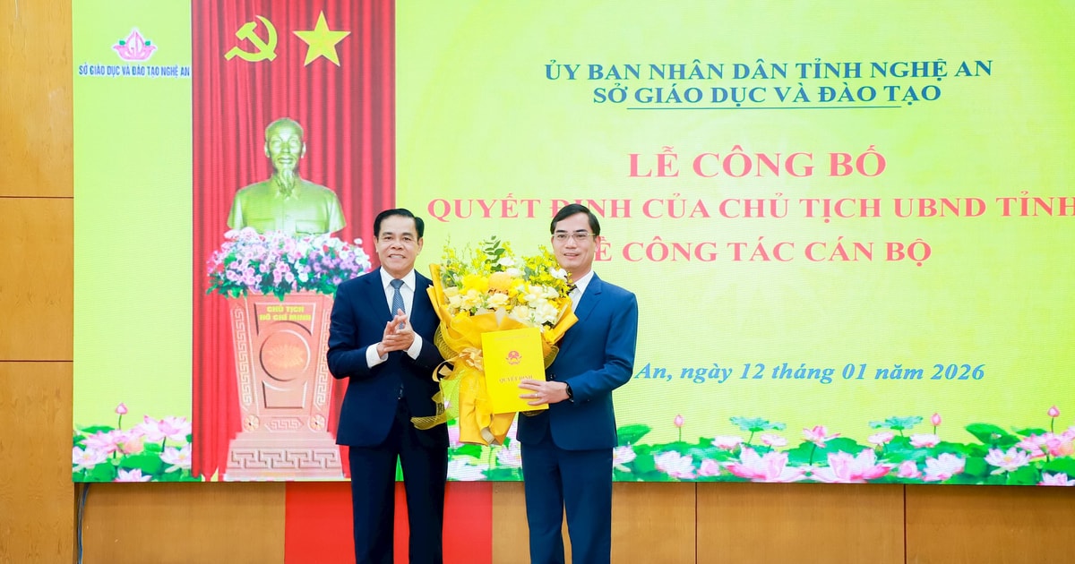 Trao quyết định bổ nhiệm Giám đốc Sở Giáo dục và Đào tạo Nghệ An