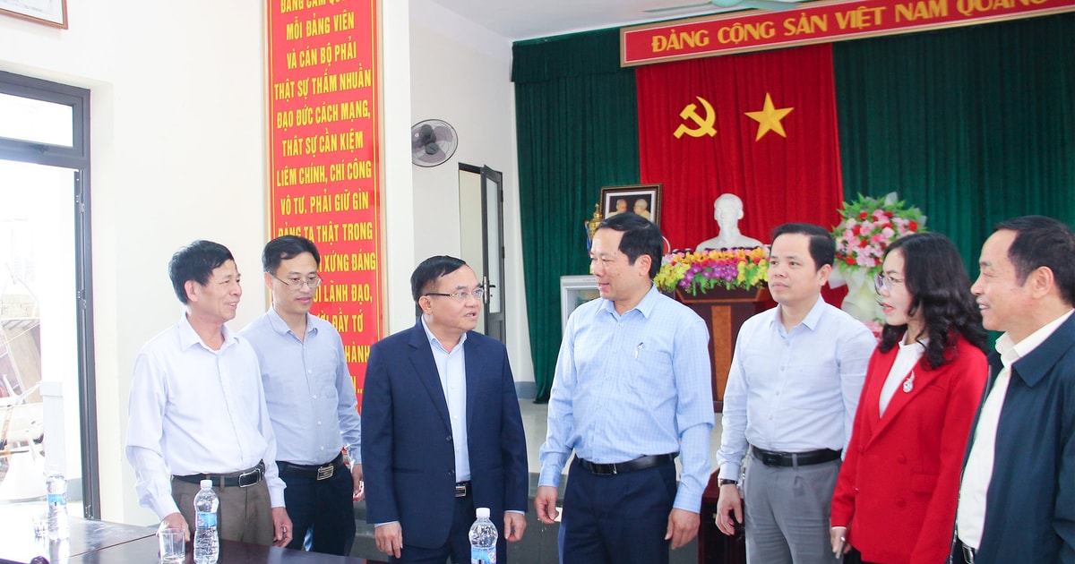 Đồng chí Ngọc Kim Nam kiểm tra công tác chuẩn bị bầu cử tại 10 xã