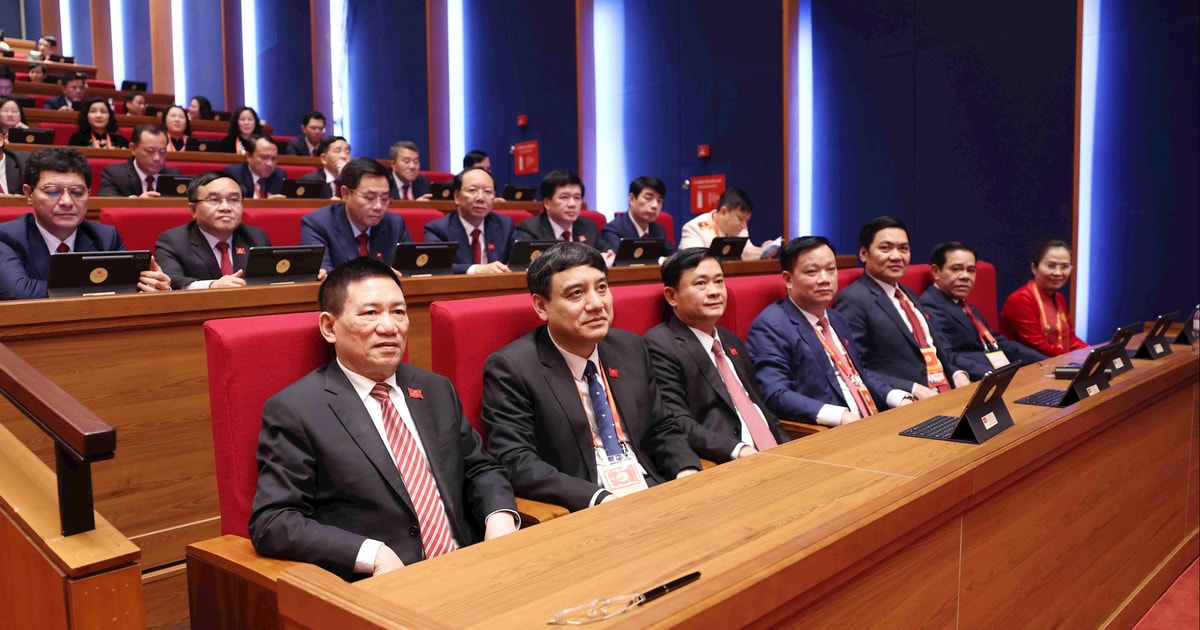 Hình ảnh Đoàn đại biểu Đảng bộ tỉnh Nghệ An dự Đại hội XIV của Đảng