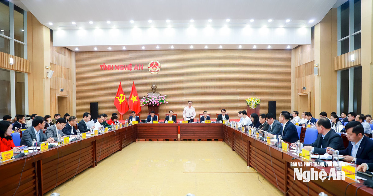 Đồng chí Võ Trọng Hải chủ trì phiên họp thường kỳ tháng 1/2026 của UBND tỉnh Nghệ An