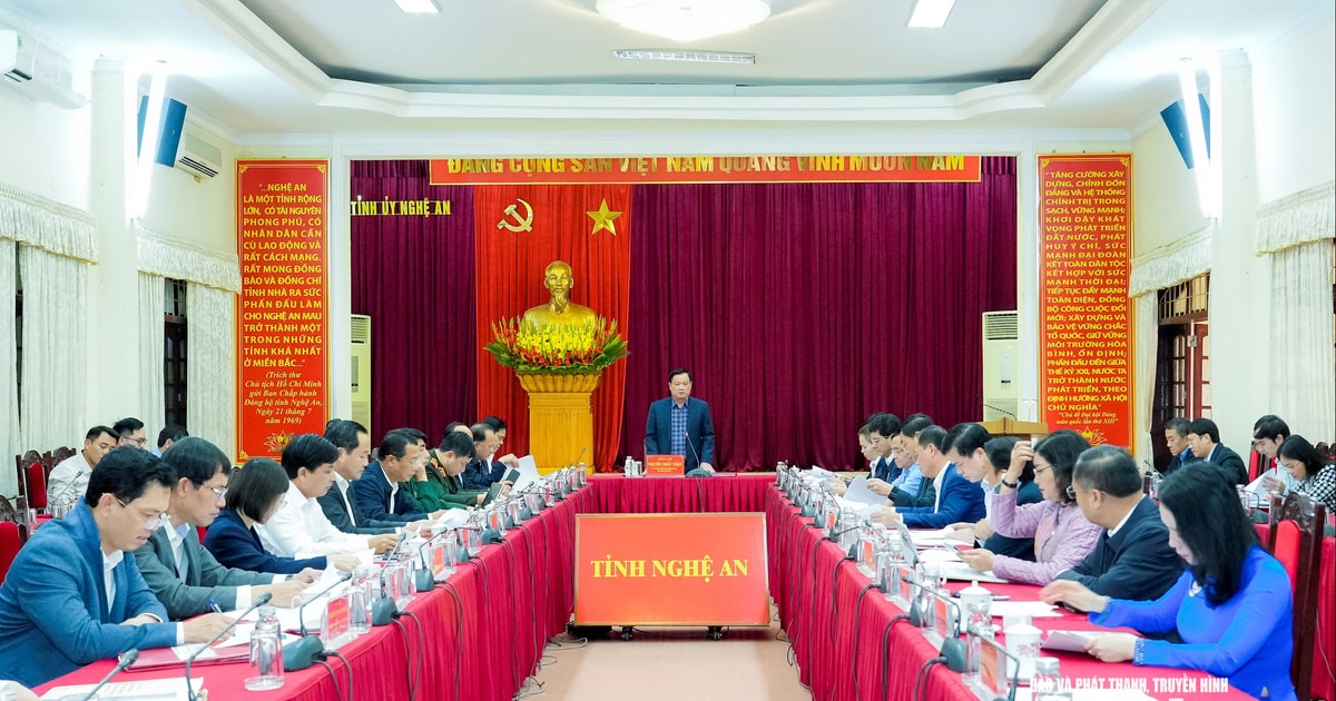 Ban Chỉ đạo bầu cử đại biểu Quốc hội và HĐND các cấp tỉnh Nghệ An họp phiên thứ hai