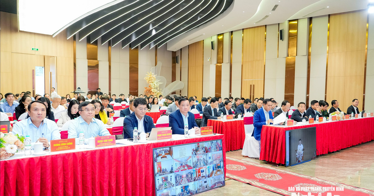 UBND tỉnh Nghệ An triển khai nhiệm vụ, thảo luận các giải pháp phát triển kinh tế - xã hội năm 2026