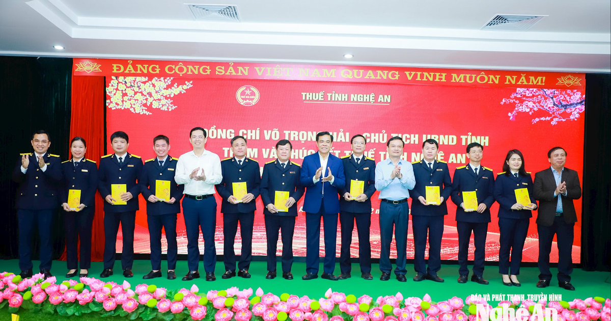 Chủ tịch UBND tỉnh Võ Trọng Hải thăm, chúc mừng năm mới Bính Ngọ 2026 tại một số cơ quan, doanh nghiệp